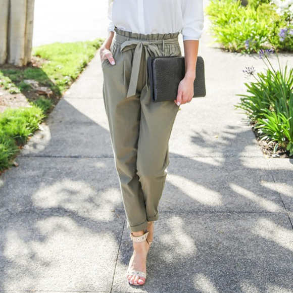 FOLDED PLEAT DETAIL PEGGED PANTS WITH TIE - Picture 2 of 7